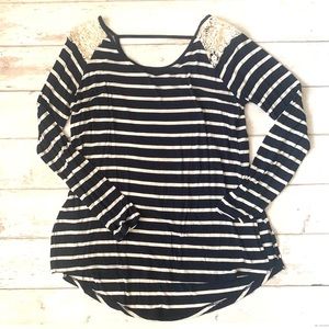 Women’s XL Long Sleeve Top Navy Blue White Stripes Lace Shoulders Hippie Rose